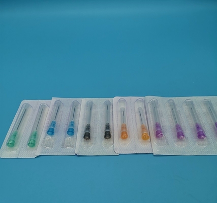 Degli aghi eliminabili bianchi della siringa del foro diametro laterale 1.6mm 16G fuori