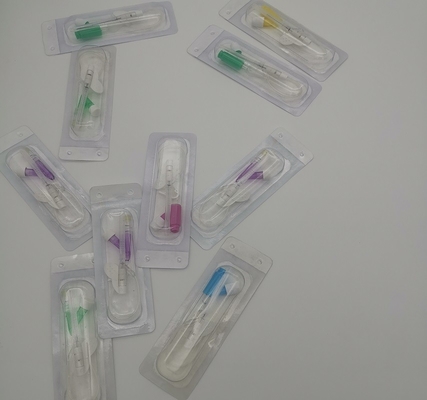 Tipo eliminabile verde trasfusione di sangue della cannula Y del dispositivo di venipunzione 18G chirurgica di infusione del catetere