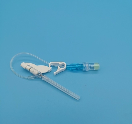tipo eliminabile infusione sistematica della farfalla della cannula 22G IV per gli adulti blu
