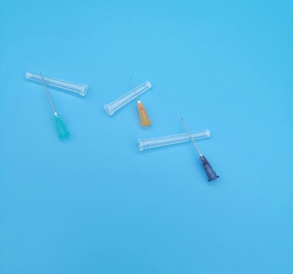 giallo verde degli aghi eliminabili della siringa 11G di 3mm con il foro laterale