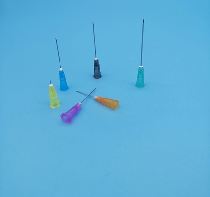 Gli aghi eliminabili porpora rossi della siringa si inclinavano verso l'esterno il diametro 1.4mm 17G per insulina